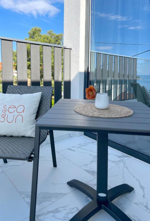 Sea Sun Apartments Maslinica Exterior foto